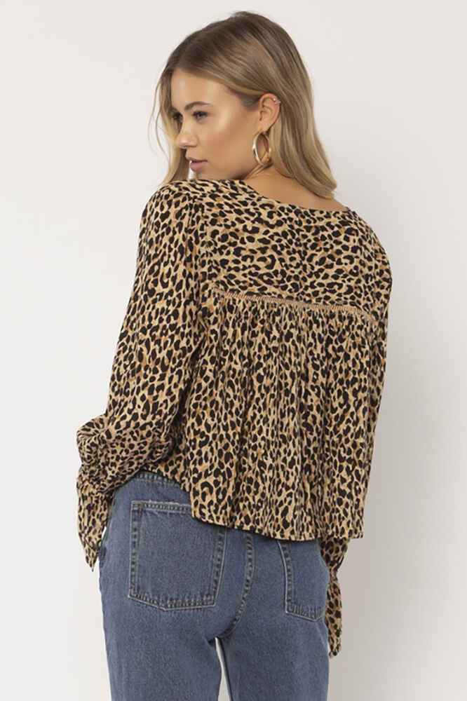 Amuse society deals leopard sweater