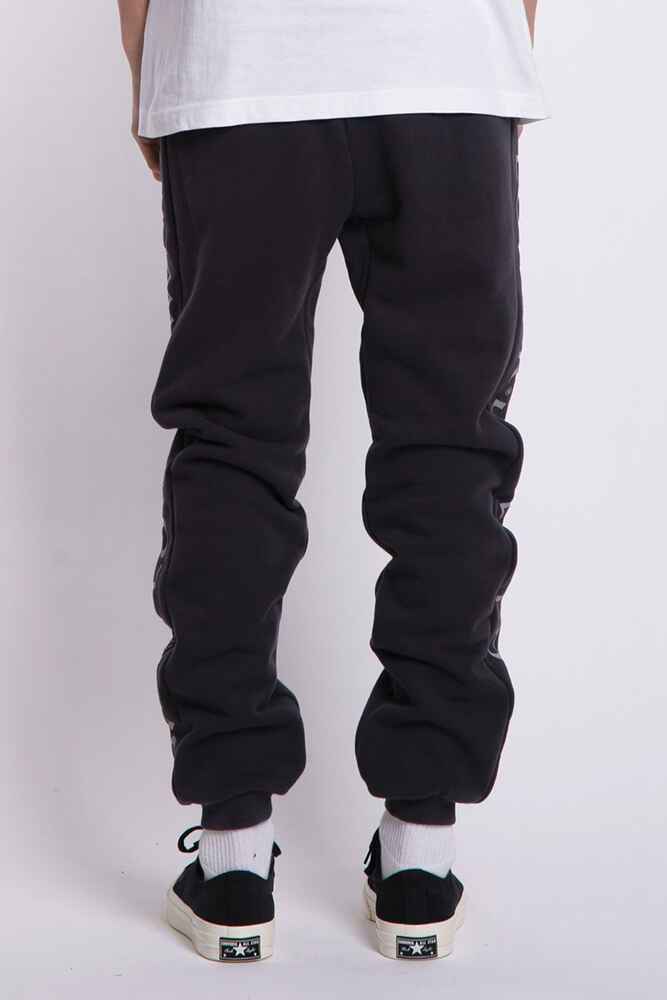 LOWER MENS CRUISER TRACKPANT - EXECUTIVE - CHARCOAL - Mens-Bottoms ...