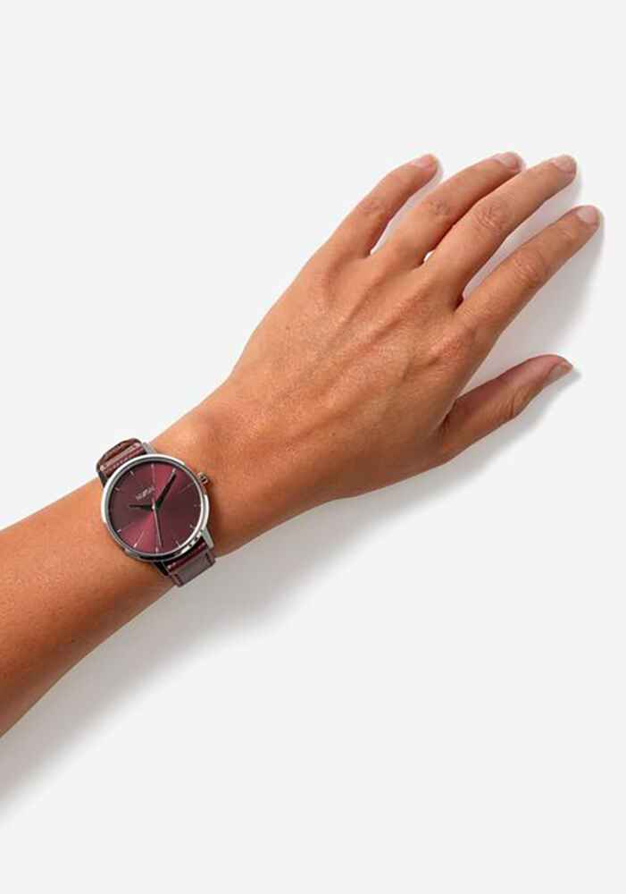 Nixon kensington leather online watch